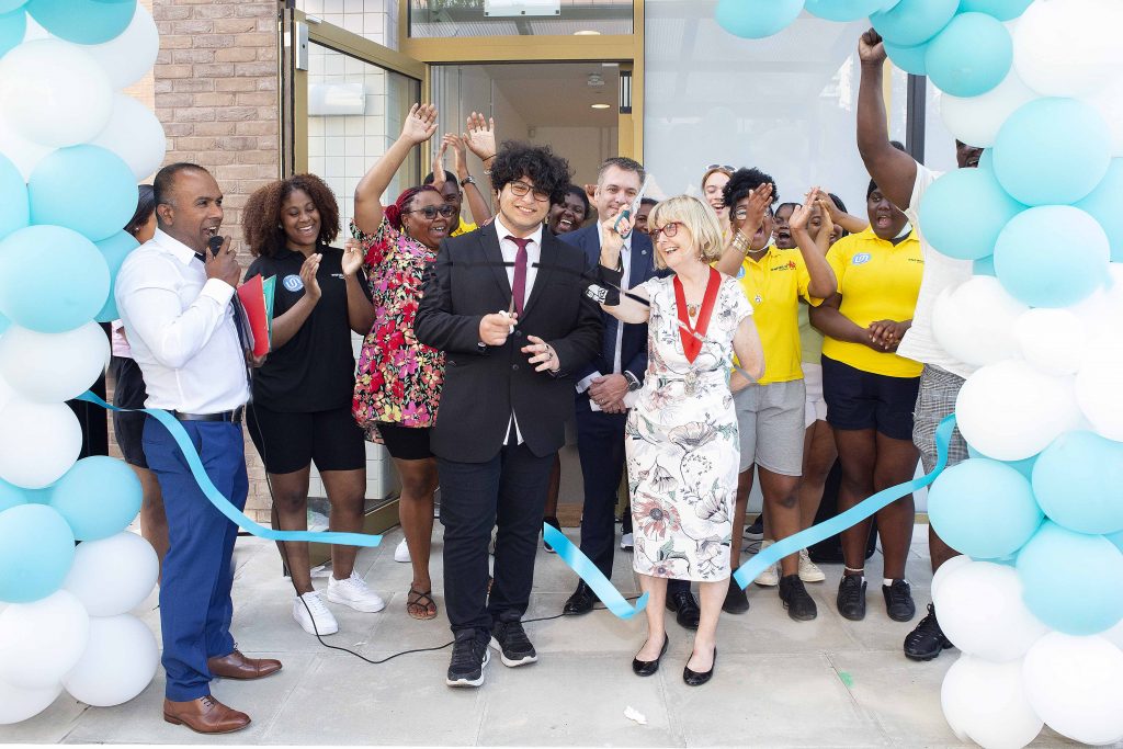 Deputy mayor of Enfield Christine Hamilton cuts the ribbon at the opening of the new Ponders End Youth Centre building (credit Enfield Council)