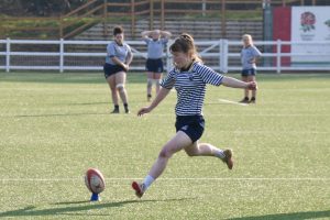 Niamh Gallagher in action for Middlesex vs Essex and Herts