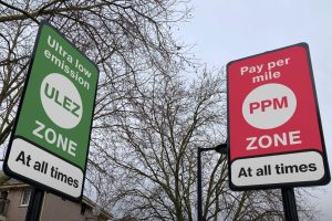 The 'pay per mile' sign created by Susan Hall's campaign team