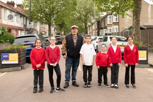 Rick Jewell and Chesterfield Primary School pupils