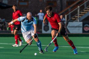 Southgate’s Alistair Douglas goes past Ieuan Davies of Cardiff (credit Simon Parker/SP Action Images)