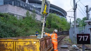 Workers remove a signal at Drayton Park (credit Network Rail)