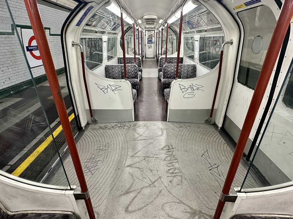 Graffiti on the Bakerloo Line (credit Matt Brown via Wikimedia Commons)
