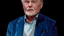 Sir Derek Jacobi (credit Raph_PH via Wikimedia Commons)