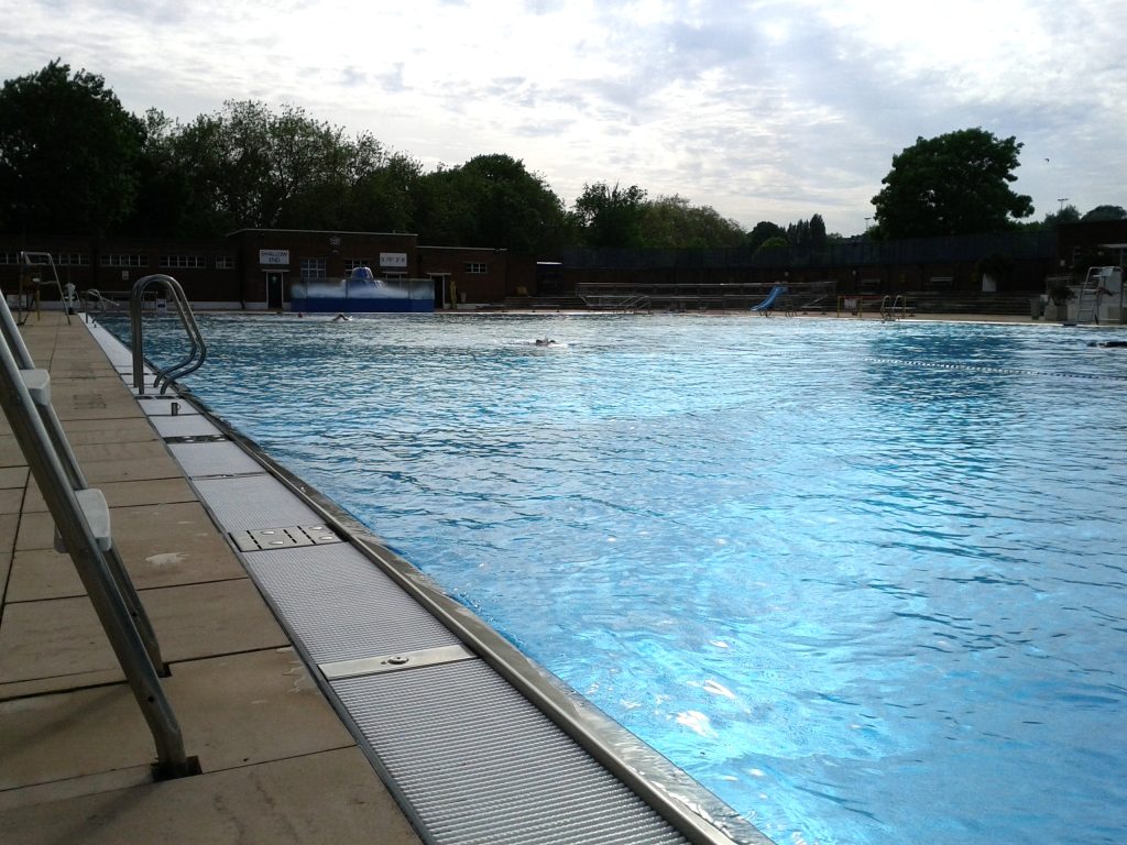 Parliament Hill Lido (credit Tom Page via Wikimedia Commons)