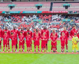 Cockfosters line up against AFC Stoneham at Wembley (credit els_photo_graphy)