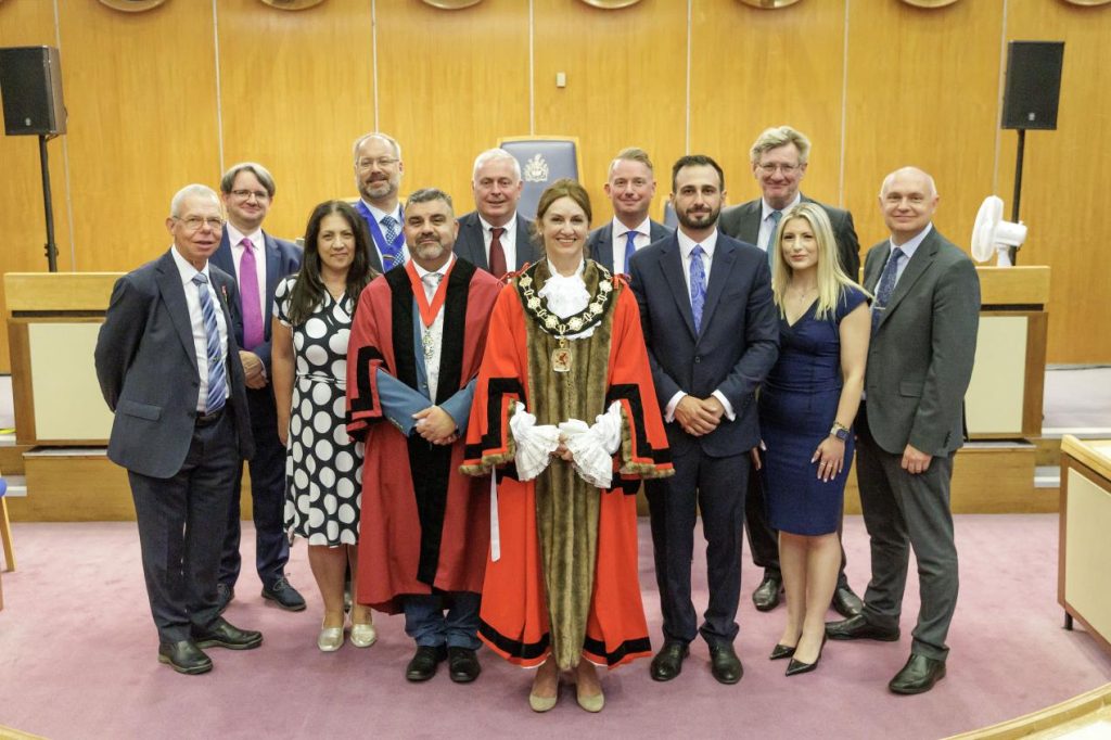New Enfield mayor Emma Supple (centre) alongside the new Conservative cabinet