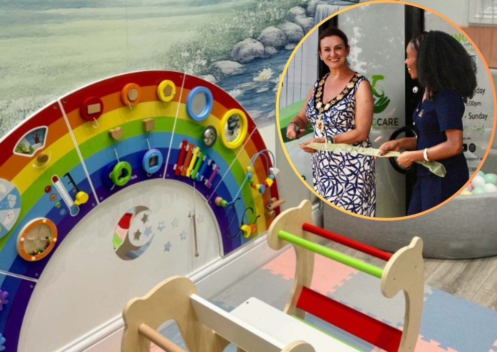 Mayor Emma Supple cuts the ribbon on Springcare Support Services Family Support Centre