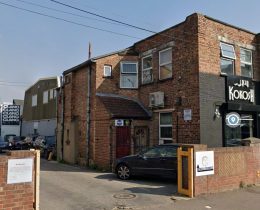 Ingiltere Tavla Koyu Sosyal Dayanisma Dernegi in Queensway Road, Ponders End (credit Google)