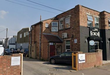 Ingiltere Tavla Koyu Sosyal Dayanisma Dernegi in Queensway Road, Ponders End (credit Google)