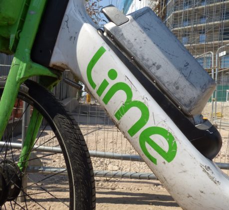 A Lime bike pictured on the borough boundary between Enfield and Haringey
