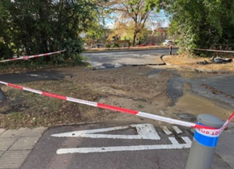 The water leak in Enfield Road (credit Thames Water)