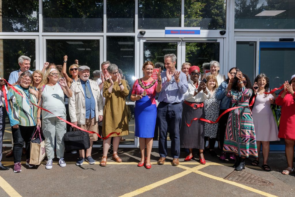 Enfield mayor Emma Supple cuts the ribbon at Park Avenue (credit Enfield Council)